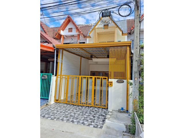 ทาวน์เฮ้าส์ 2 ชั้น #หมู่บ้านวนารมย์ ถนนฉลองกรุง 24 ตกแต่งสวยพร้อมอยู่ มีแอร์ 1 เครื่อง หน้าโครงการมี 7-11