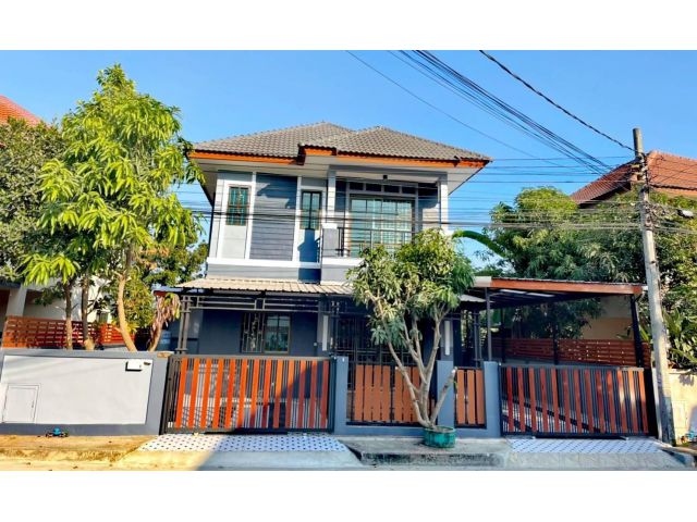 ขายบ้านเดี่ยว 2 ชั้น #หมู่บ้านเต็มสิริเพลส ซอยมิตรไมตรี 12/1 ต่อเติมโรงจอดรถมีหลังคาพร้อมปูกระเบื้อง มีรถตู้และรถเมย์