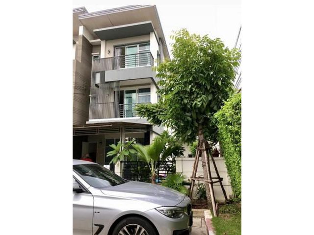 ให้เช่าและขายทาวน์โฮม Town Avenue กรุงเทพกรีฑา 7