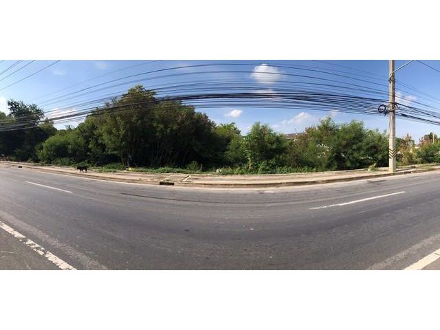 ให้เช่าที่ดินเนื้อที่ 7 ไร่ หน้ากว้างติดถนนบรมราชชนนี ย่านพุทธมณฑลสาย 5 เหมาะทำโชว์รูม เช่าระยะยาว 30 ปีได้