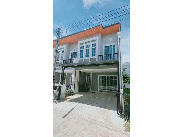 ทาวโฮมใหม่เอี่ยม ให้เช่า 18,000 หมู่บ้านพิมพ์พิชฎา