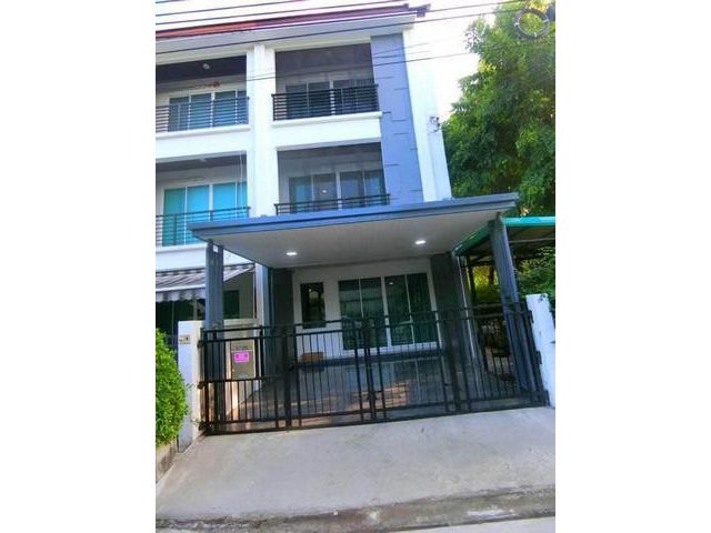 ให้เช่า ทาวน์โฮม 3 ชั้น บ้านกลางเมือง S-SENSE