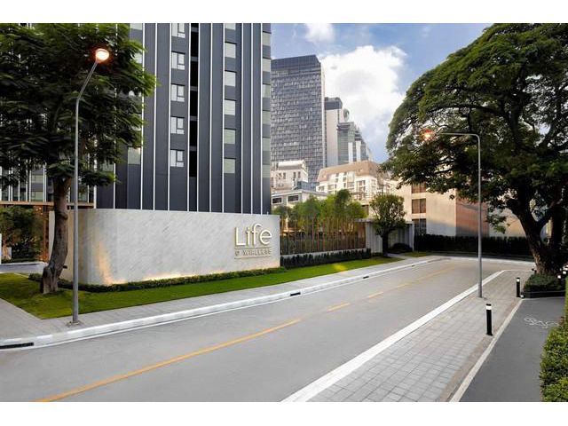 Life One Wireless Condo near BTS Ploenchit