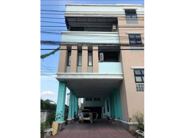 ให้เช่าบ้านเดี่ยว3ชั้นพร้อมโกดัง ย่านอุดมสุข