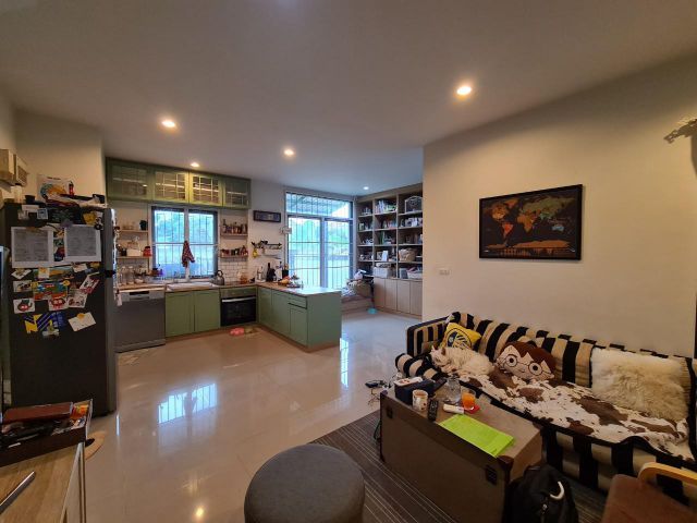 ทาวน์โฮม 2 ชั้น 30.1 ตรว. หน้ากว้าง 7 ม. 3 ห้องนอน มีสวนหลังบ้าน หมู่บ้านเวอรีเดียน ราชพฤกษ์ เมืองนนทบุรี