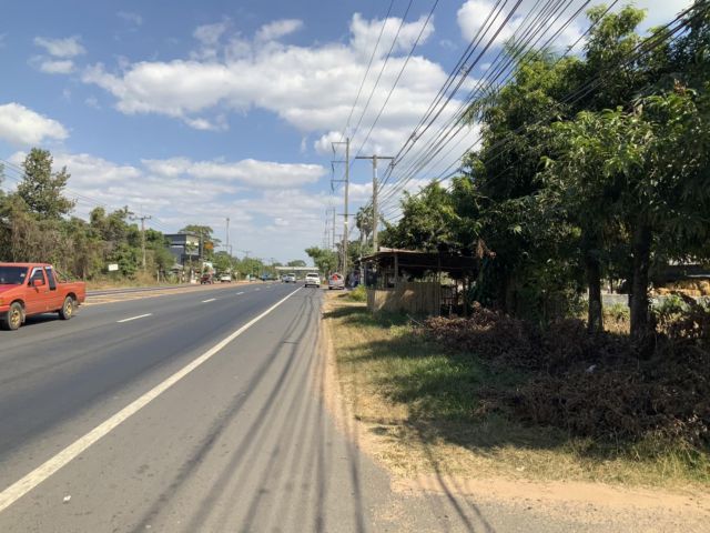 ที่ดินติดถนนวาริน-พิบูล พิกัดบ้านท่าช้าง เนื้อที่ 323 ตรว. เพียง 3.6 ล้านเท่านั้น เอกสารโฉนด