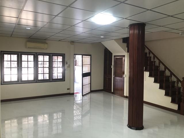 ฝั่งวังหิน ทาวน์โฮม 23.5ตรว ลาดปลาเค้า16-22 3นอน