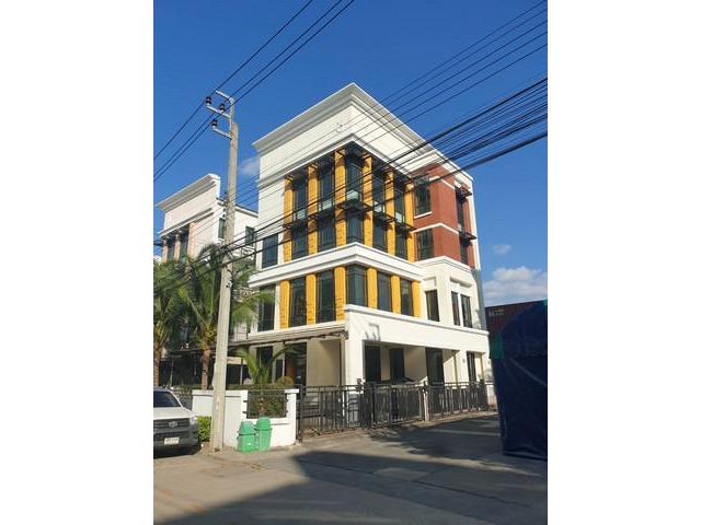 PN26 ขายโฮมออฟฟิศ 4 ชั้น บ้านกลางกรุงออฟฟิศปาร์ค บางนา กม 3.5 ตรงข้ามเซ็นทรัล บางนา ตรงข้ามรพ.ไทยครินทร์ แปลงมุม ตกแต่งพ
