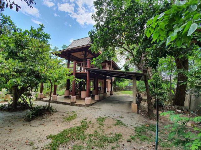 ที่ดินแบ่งขายพร้อมบ้าน 280 ตรว. (ด้านหลังติดน้ำร้องขุ่น ต.สันกลาง อ.สันกำแพง จ.เชียงใหม่)