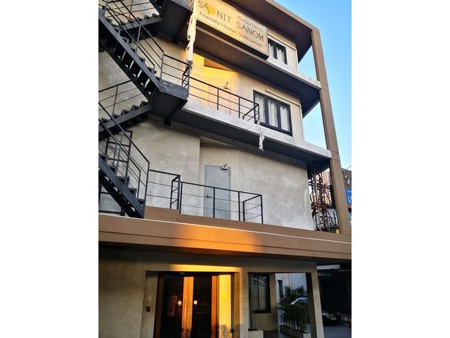 ให้เช่าอาคารพาณิชย์ 4ชั้น ริมถนนสุขุมวิท