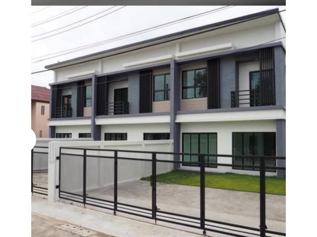 ขายทาวน์โฮม2ชั้นสร้างใหม่ มี 3 หลัง  คู้บอนซอย40