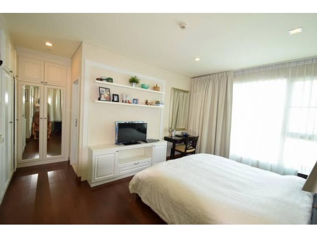 Ivy thonglor is a LUXURY condo in the heart of thonglor. Near shopping area such as Avenue J in 300 meters distance. 4 b