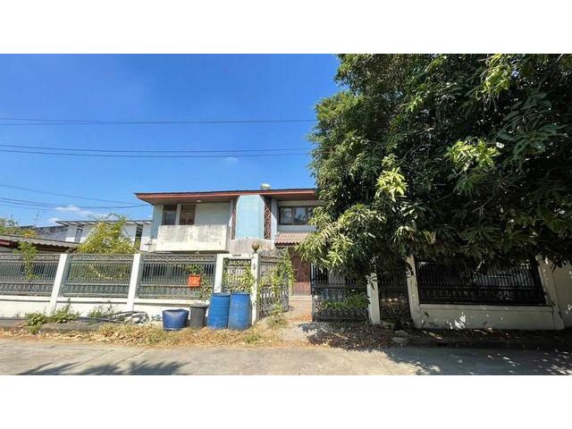 LS0115 ขายที่ดินพร้อมบ้านเนื้อที่ 108 ตรว.ซอยปรีดีพนมยงค์ 42 เดินทางสะดวกใกล้ทางด่วน