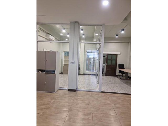 Rent and Sale Renovated Town House very nice for residence and home office Sukhumvit 44-46