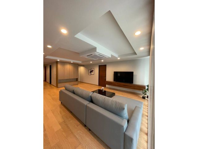 ให้เช่า Avenue 61 Condo for rent (อเวนิว 61) 4ห้องนอน 272ตร.ม ห้องใหม่ สวยสุด ใหญ่สุดในตึก มีห้องแม่บ้าน ปล่อยเช่าถูกมาก