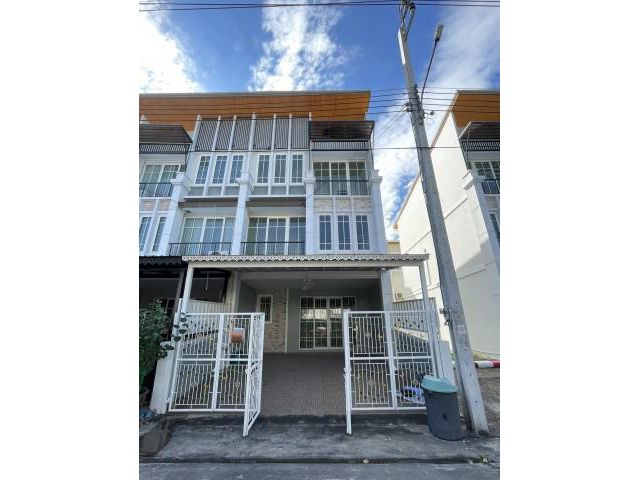 ขายบ้าน โกลเด้น ทาวน์1 หลังมุม ซ.นวมินทร์42