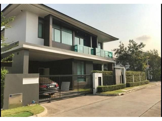 ขายหมู่บ้านเศรษฐสิริ กรุงเทพกรีฑา บ้านหลังใหญ่