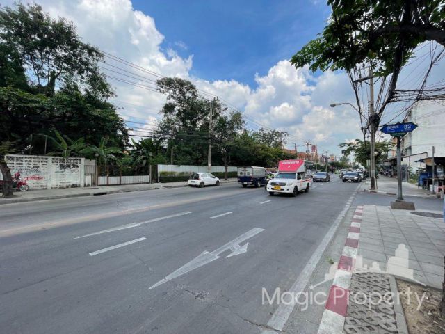 ขายที่ดิน 3 -1- 38 ไร่ ตั้งอยู่บนถนนสายหลัก ถ.สุขุมวิท 77 แขวงสวนหลวง เขตสวนหลวง กทม