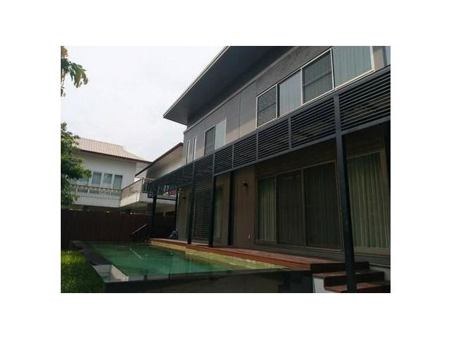 ให้เช่าบ้านเดี่ยว 2 ชั้น มีสระว่ายน้ำ รามคำแหง 24