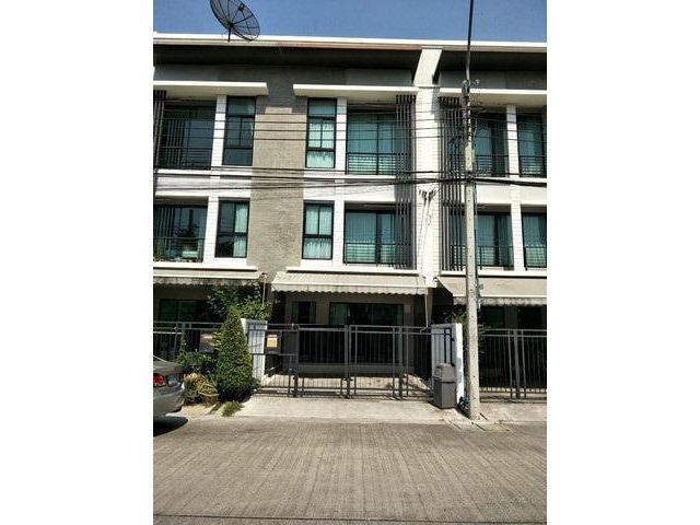 ให้เช่าทาวน์โฮม 3 ชั้น บ้านกลางเมือง รามคำแหง 39