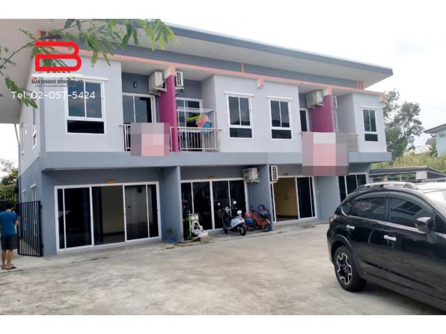 ทาวน์เฮาส์ 2 ชั้น หลังมุม ตลาดสัมมากร เมืองเอก เนื้อที่ 16 ตรว. ถนนเอกทักษิณ 5 ปทุมธานี