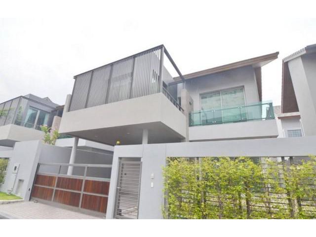 ขายบ้านเดี่ยว2ชั้น ไพรเวท เนอวานาเลียบด่วนเอกมัย-