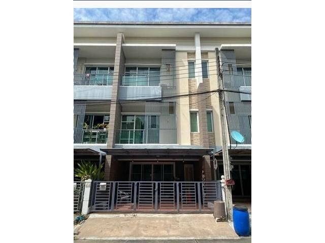 ให้เช่าทาวน์โฮม 3 ชั้น  ทาวน์ พลัสเอ็กซ์ ลาดพร้าว