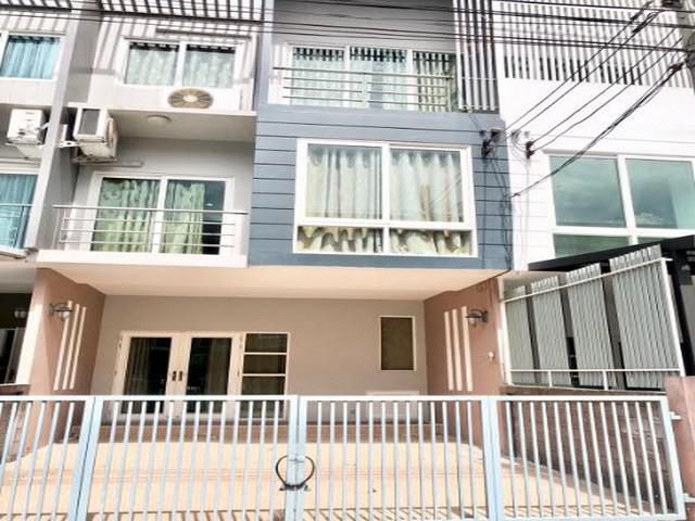 ให้เช่าทาวน์โฮม 3 ชั้น หมู่บ้าน กรีนนิช รามอินทรา