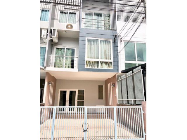 ให้เช่าทาวน์โฮม3ชั้นย่านรามอินทรา หมู่บ้านกรีนนิช