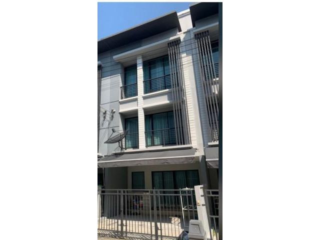 ให้เช่าทาวน์โฮม3ชั้น บ้านกลางเมือง รัตนาธิเบศร์