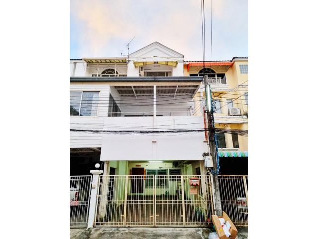 3จอดรถ  4.5ชั้นBTSปุณณวิถี4นอน 5แอร์ อุดมสุข