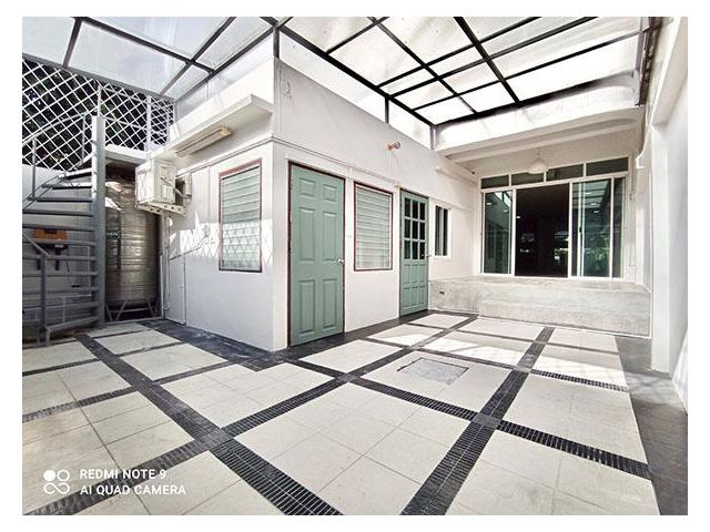 ทาวน์เฮ้าส์ สำหรับอยู่อาศัย หรือ โฮมออฟฟิศ Town House For Residence or home office