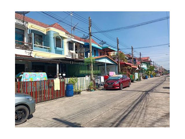 หมู่บ้านประดู่แดง คลองสอง ขายด่วน ทาวน์เฮ้าส์ 2 ชั้น เนื้อที่ 18 ตร.ว ทำเลดี พร้อมอยู่