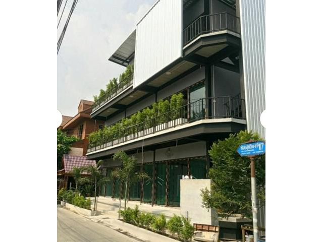ให้เช่าอาคาร3ชั้น หลังบุญถาวรรัชดา