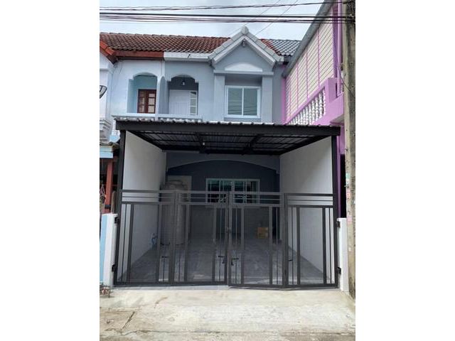 ขายทาวเฮ้าส์ 2 ชั้น หมู่บ้านเจริญทรัพย์