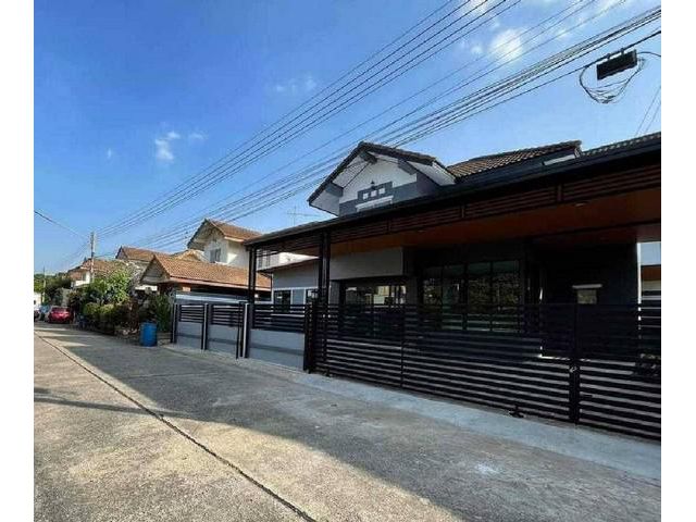 หมู่บ้านซื่อตรง รังสิต- คลอง4  ในราคา 3.8 ล้านบาท