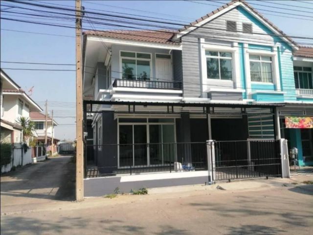 ขายทาวน์เฮ้าส์ 2 ชั้น มือ1 #หมู่บ้านธนนันท์วิลเลจ คลอง3 บ้านสวยหน้ากว้าง 6 เมตร ผนังบ้านก่ออิฐมอญทั้งหลังใกล้ตลาดลาดสวาย