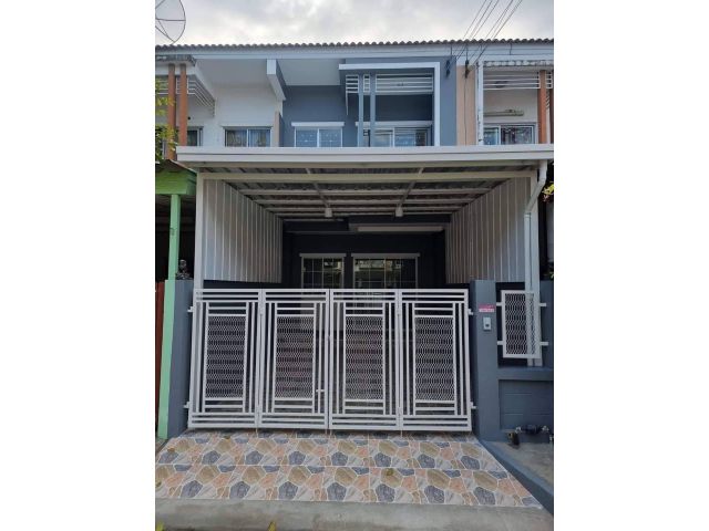 ขายทาวน์เฮ้าส์ 2 ชั้น #หมู่บ้านร่วมทางฝัน2 ลำลูกกาคลอง4 รีโนเวทใหม่ มีระเบียง ทั้งโรงจอดรถห้องครัวและห้องน้ำ เยื้องตลาด