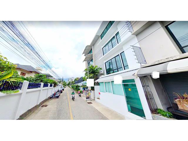 นิมมาน! โฮมออฟฟิศ 4 ชั้น เฟอร์ครบ 5แอร์ HOSTEL