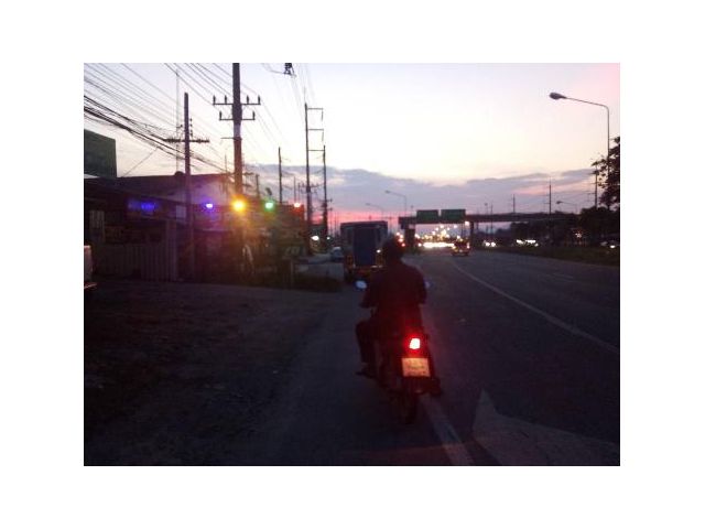 ที่ดินพร้อมห้องเเถว2ห้อง