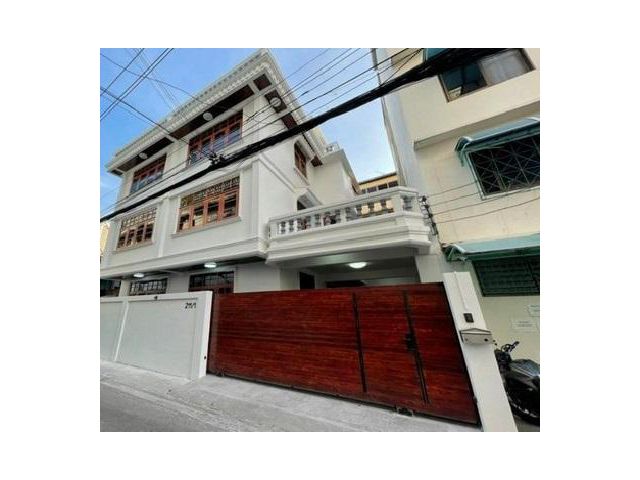 ให้เช่าบ้าน3 ชั้นย่านเจริญนคร วงเวียนใหญ่ ตากสิน คลองสาน รีโนเวทใหม่ หันหน้าทิศเหนือ มีดาดฟ้า ใกล้BTSวงเวียนใหญ่