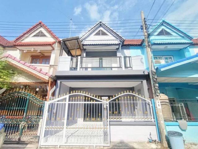 ขายทาวน์เฮ้าส์ 2 ชั้น #หมู่บ้านสวีทโฮม บางกรวย-ไทรน้อย บ้านหน้ากว้าง 6 เมตร ระเบียงด้านหน้าชั้น2 กว้างขวาง
