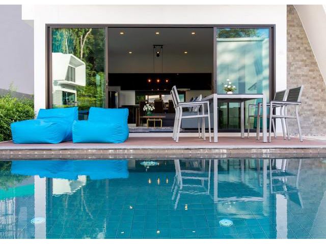 For Sale : Naiharn Luxury Pool Villa, 2B2B