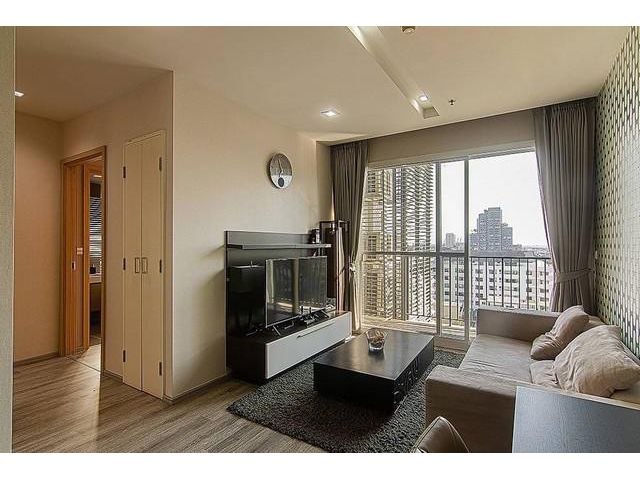 For rent Siri at Sukhumvit near BTS Thonglor, 2 bedrooms, 2 bathrooms, 11th floor, fully furnished.
