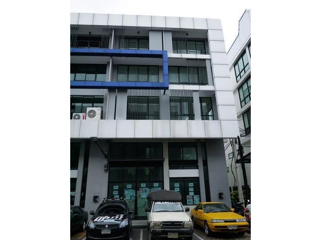 ให้เช่าโฮมออฟฟิศ 5 ชั้น เกษตรนวมินทร์ ใกล้ทางด่วน