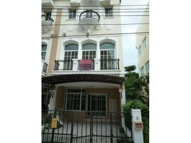 รหัสทรัพย์ P6009  ให้เช่าทาวน์โฮม 2 ชั้นบ้านหลังมุม เดอะ เมทโทร พระราม 9-กรุงเทพกรีฑา ถ.พระรามเก้า