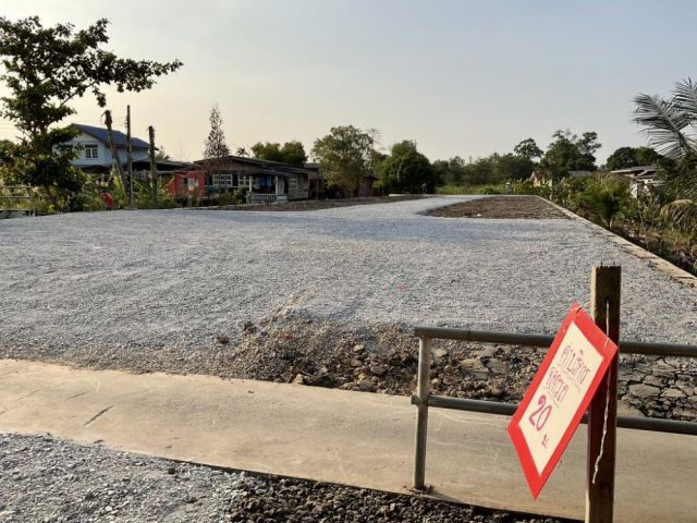 PK98ที่ดินเปล่าติดลำคลองใกล้แม่น้ำเจ้าพระยาประมาณ 50 เมตรอยู่ในแหล่งชุมชนหัวเตยตำบลท่าอิฐอำเภอปากเกร็ดจังหวัดนนทบุรี