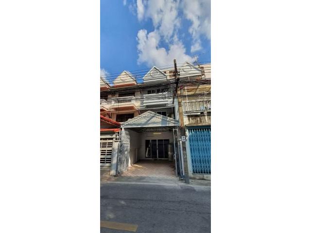 ให้เช่าทาวน์เฮ้าส์ 3 ชั้น ติดรถไฟฟ้ากระทรวงสาธารณสุข ซ.เรวดี 17 ถ.ติวานนท์