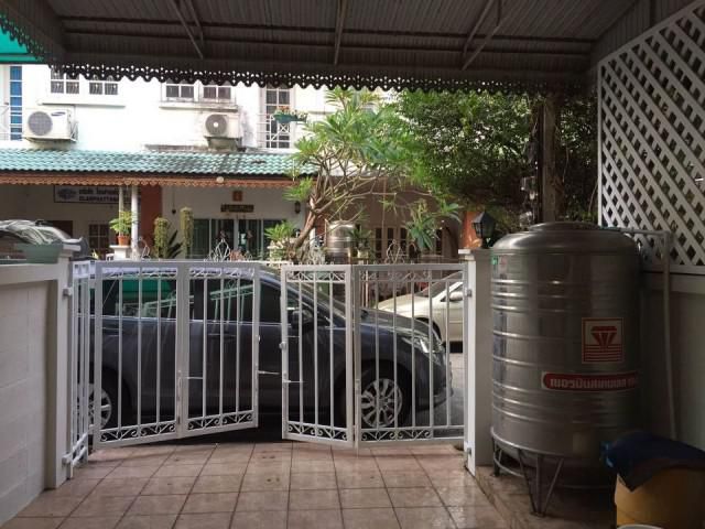 รหัสทรัพย์ P6054 ให้เช่าทาวน์โฮม 3 ชั้น หมู่บ้านเกตุนุติเชอมีเน่ ลาดพร้าว87  ตรงข้ามเซ็นทรัลอีสวิว