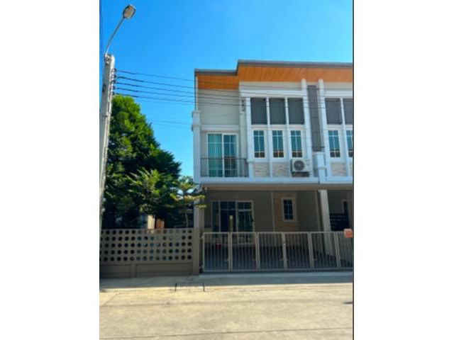 ขายทาวน์โฮม 2 ชั้น โกลเด้นทาวน์ 2 ลาดพร้าว